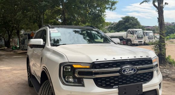 Ford Everest Platinum+ 2.3L AT 4×4